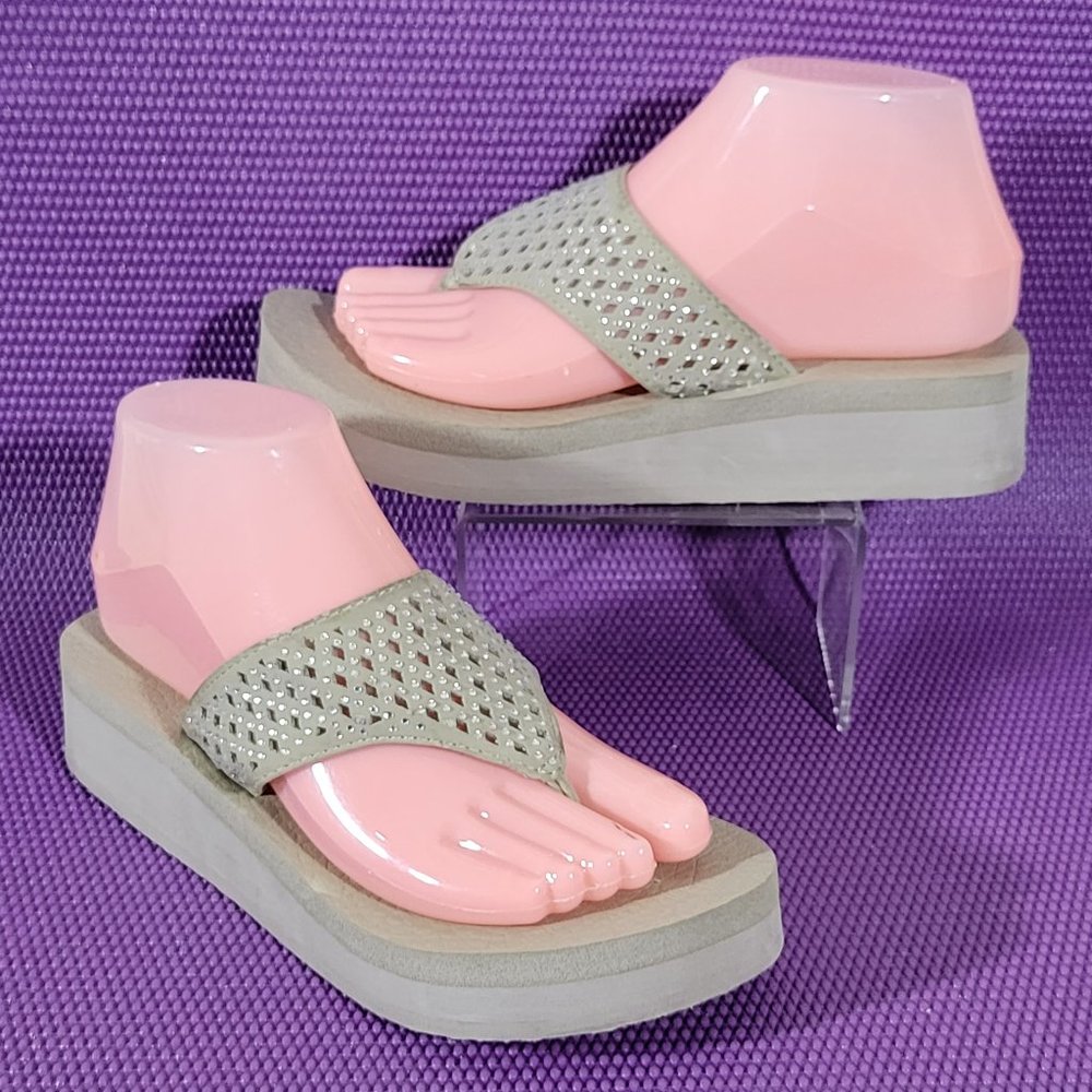 Skechers Beige Rhinestone Lightweight Sandals - Women's 7